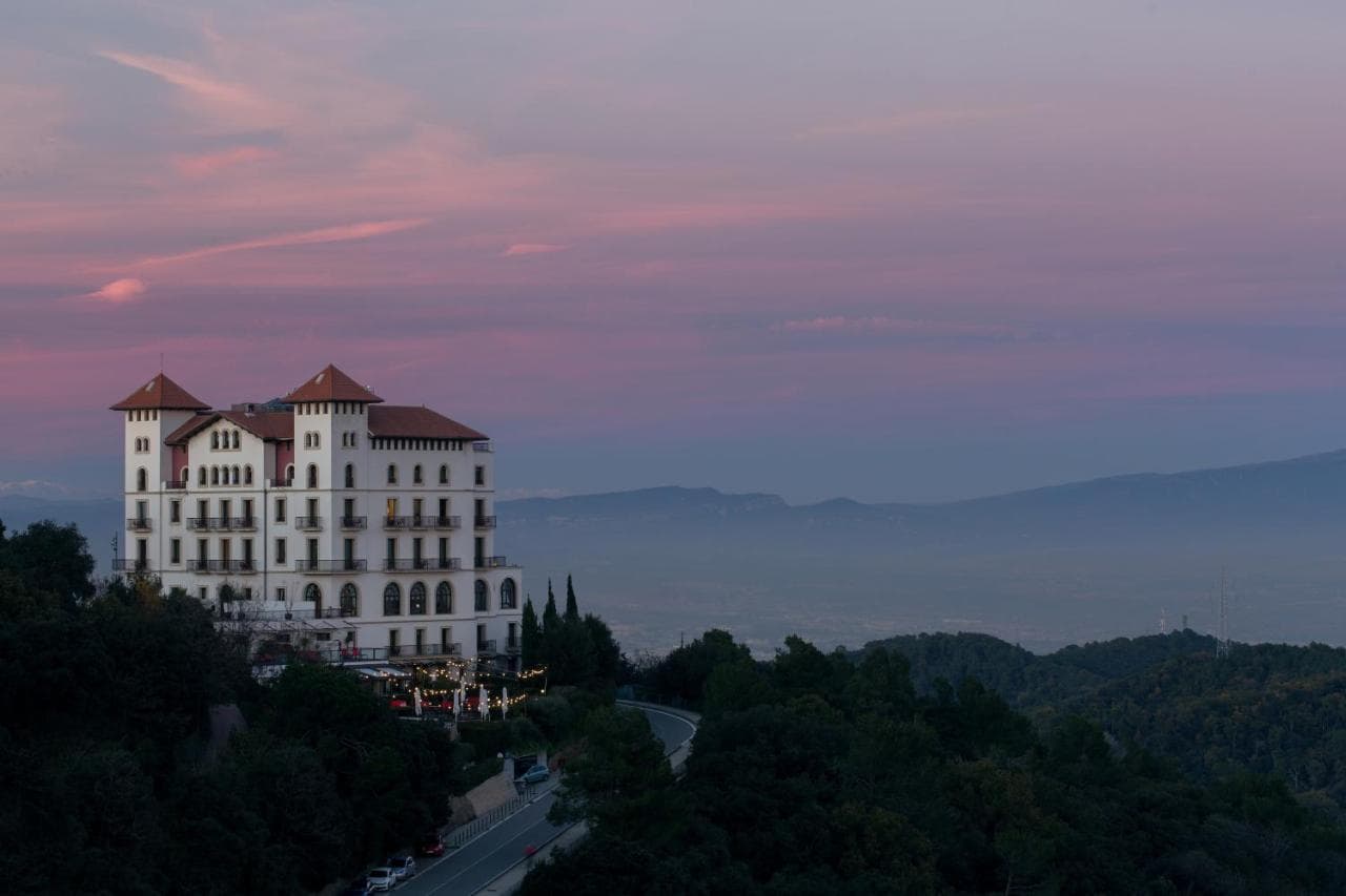 Atom Hoteles Socimi: generación de valor para sus accionistas y aportación de balance al sector.